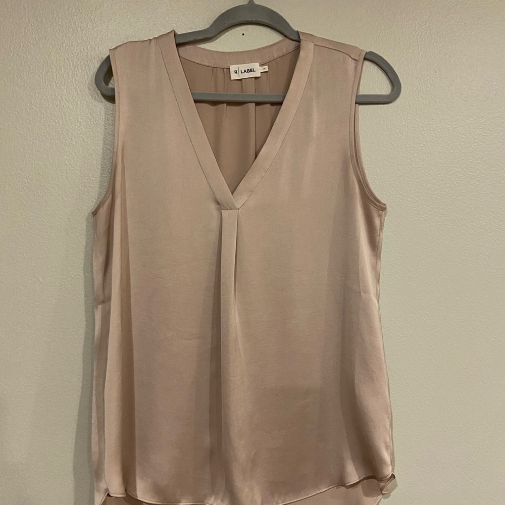 R label Pink Sleeveless Blouse with V-neckline and Relaxed Fit